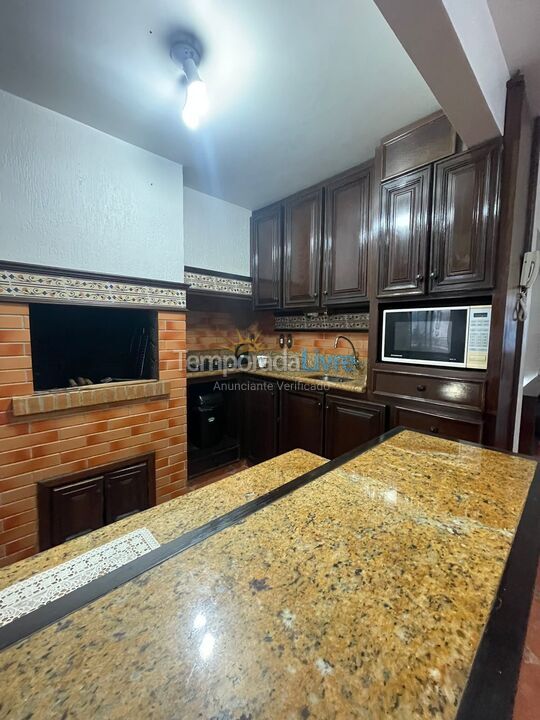 Apartamento para aluguel de temporada em Itapema (Meia Praia)