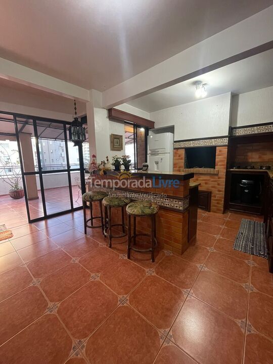 Apartamento para aluguel de temporada em Itapema (Meia Praia)