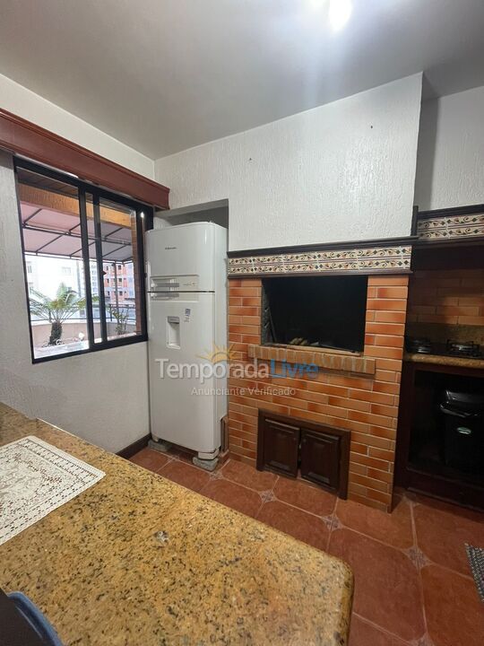 Apartamento para aluguel de temporada em Itapema (Meia Praia)