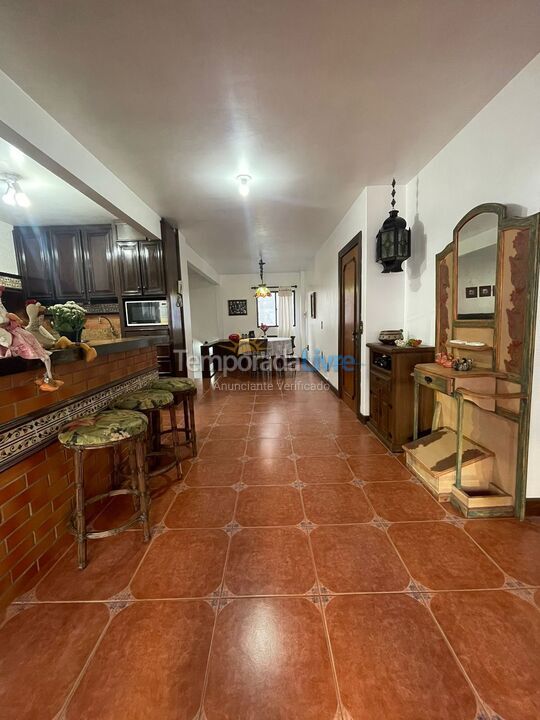 Apartamento para aluguel de temporada em Itapema (Meia Praia)