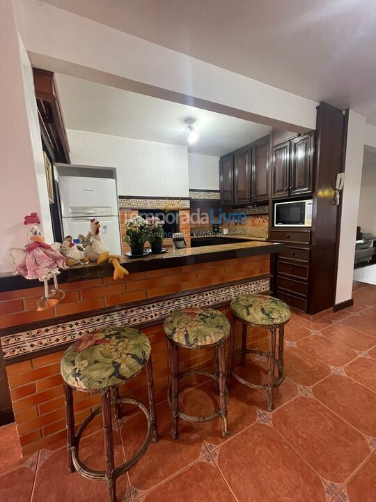 Apartamento para aluguel de temporada em Itapema (Meia Praia)