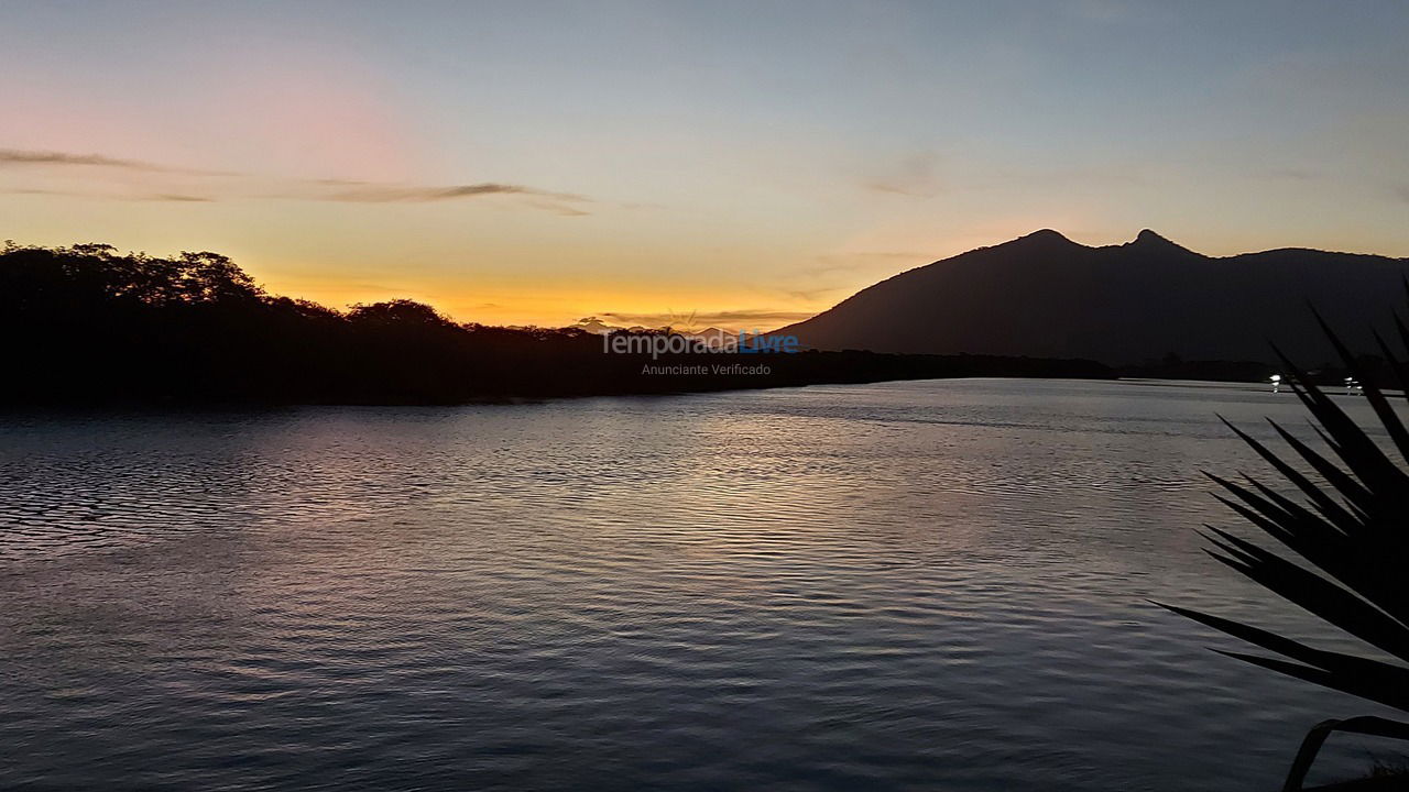 Casa para alquiler de vacaciones em Casimiro de Abreu (Barra de São João)