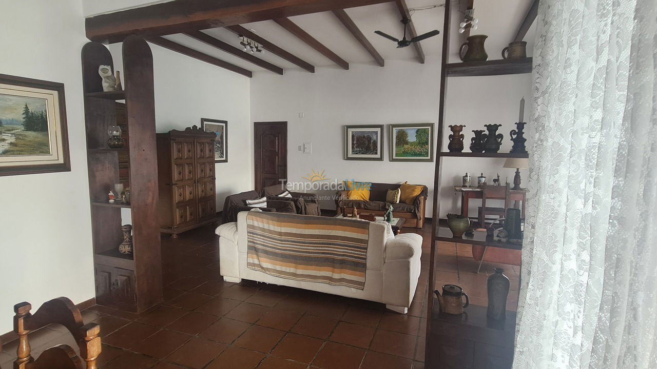 Casa para alquiler de vacaciones em Casimiro de Abreu (Barra de São João)