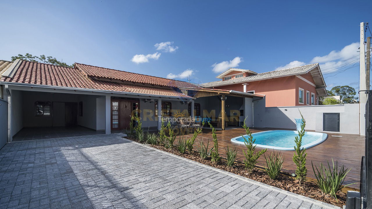 Casa para aluguel de temporada em Bombinhas (Praia de Bombas)