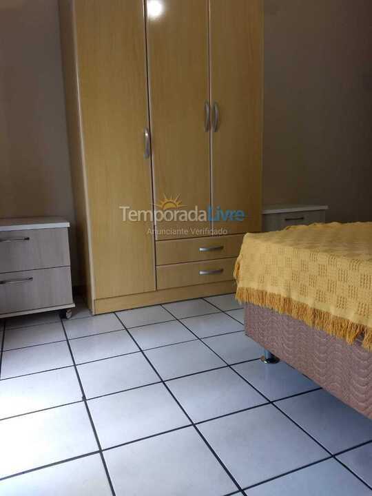 Apartamento para aluguel de temporada em Itapema (Meia Praia)