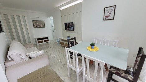 Side apartment, with elevator, 150 meters from the sea