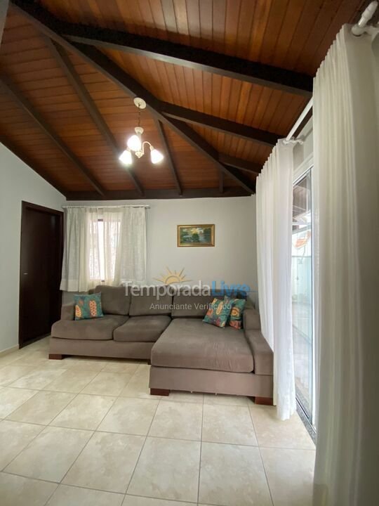 House for vacation rental in Bombinhas (Praia de Bombas)