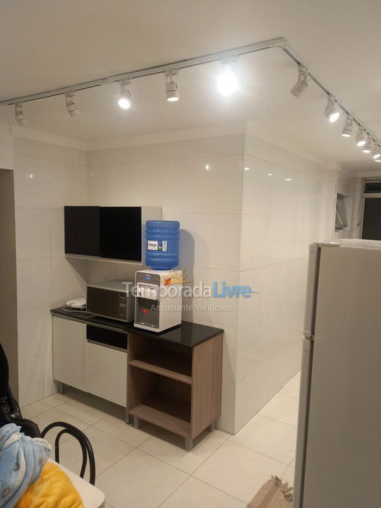 Apartamento para aluguel de temporada em Guarujá (Pitangueiras)