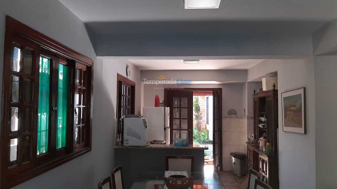 Casa para aluguel de temporada em Caraguatatuba (Martin de Sá)
