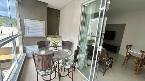 APARTAMENTO COM PISCINA COLETIVA