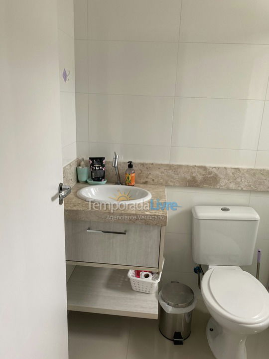 Apartamento para aluguel de temporada em Itapema (Meia Praia)