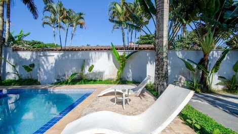 Linda Casa com piscina no Guarujá para 16 pessoas