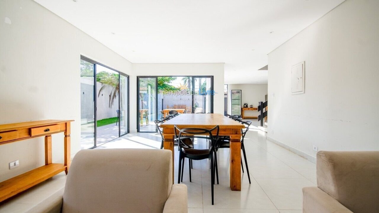 Casa para aluguel de temporada em Guarujá (Praia do Pernambuco)