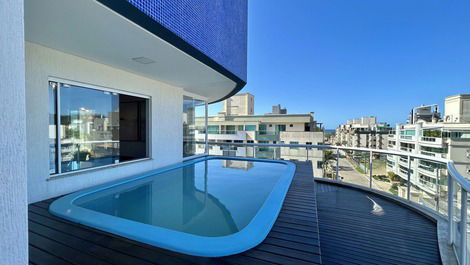 ÁTICO CON PISCINA PRIVADA CON 03 SUITES