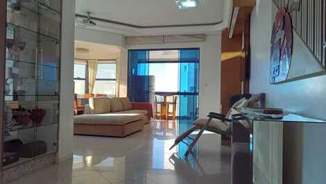 04 suites facing Nereu Ramos Avenue with sea view