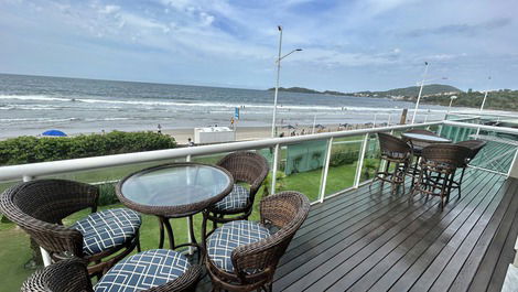 APARTAMENTO FRENTE MAR COM JACUZZI