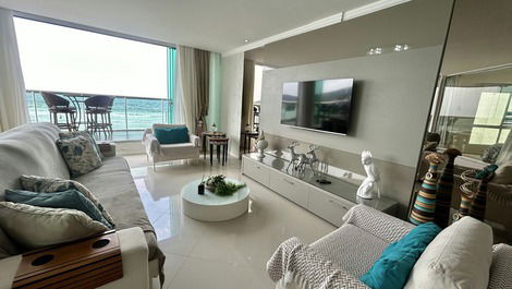 SEA FRONT APARTMENT WITH JACUZZI