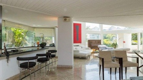 Barra da Tijuca- Stylish House 5 Bedrooms - Up to 22 people