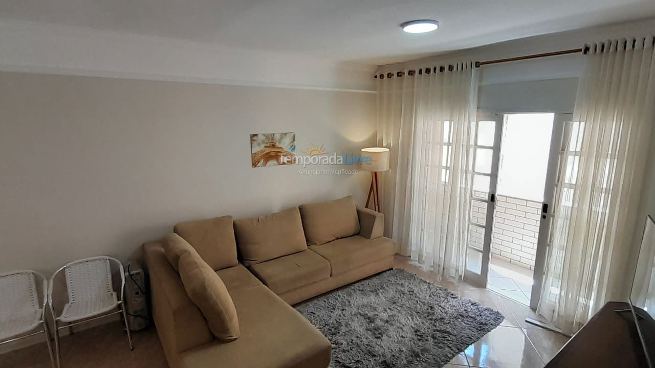 Apartamento para alquiler de vacaciones em Campos do Jordão (Abernessia)