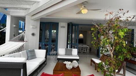 Beautiful high-end house for rent on Praia da Bale.