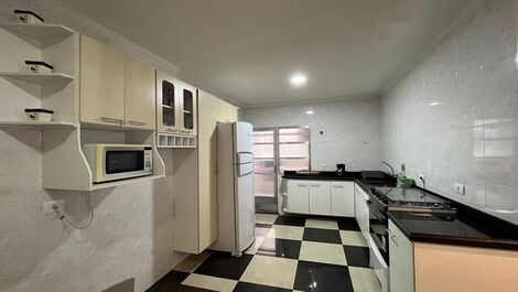 Apartamento para aluguel de temporada em Guarujá (Pitangueiras)