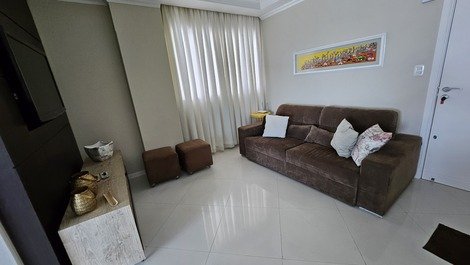 Comfortable apartment for 08 people overlooking the sea.