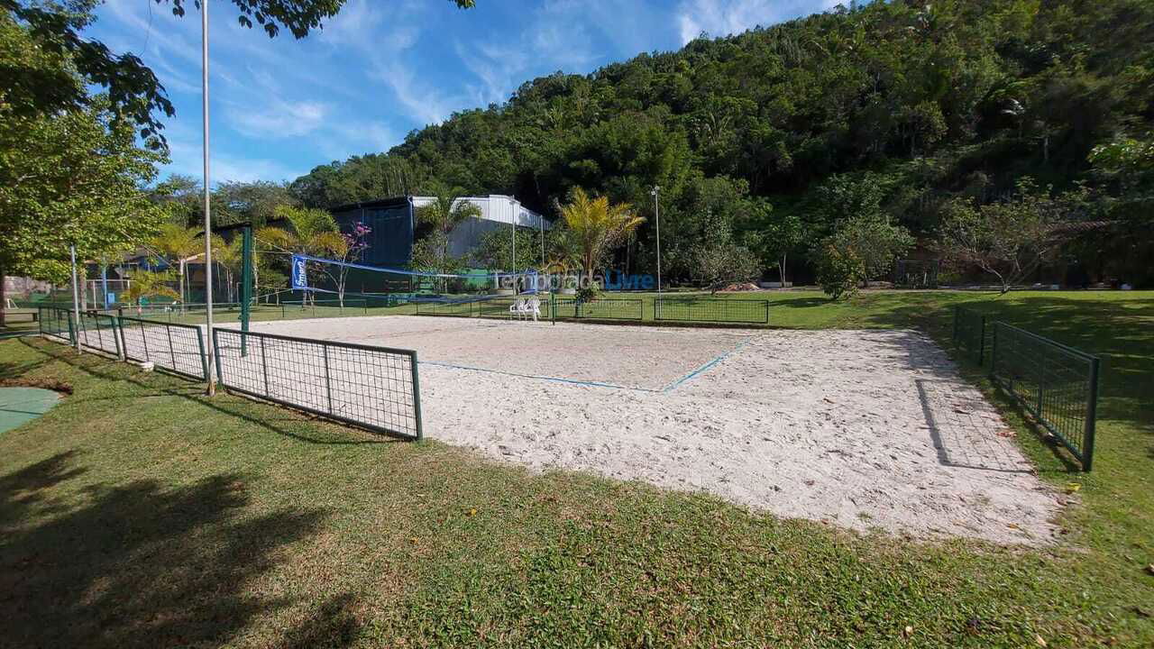 Apartamento para aluguel de temporada em Ubatuba (Praia das Toninhas)