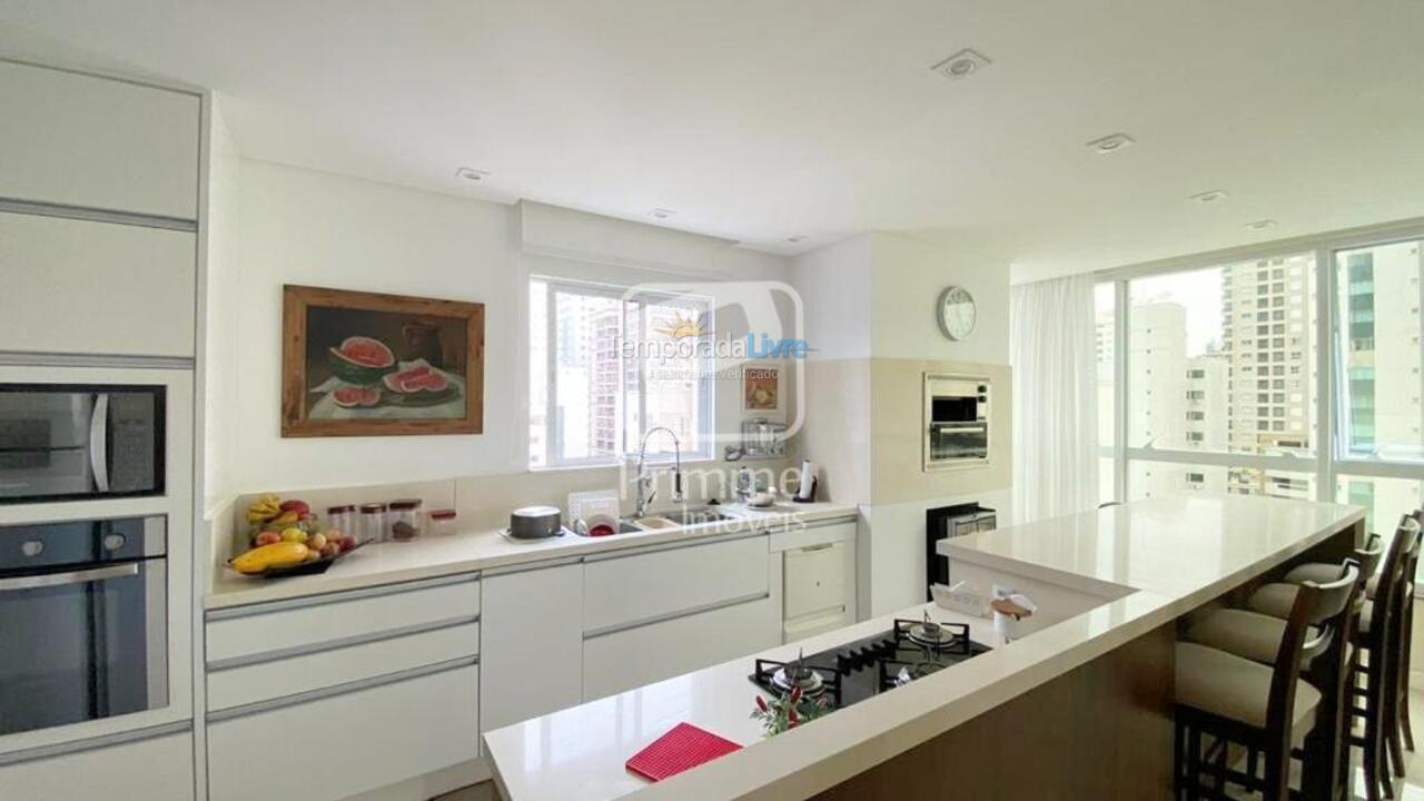 Apartamento para aluguel de temporada em Balneário Camboriú (Centro)
