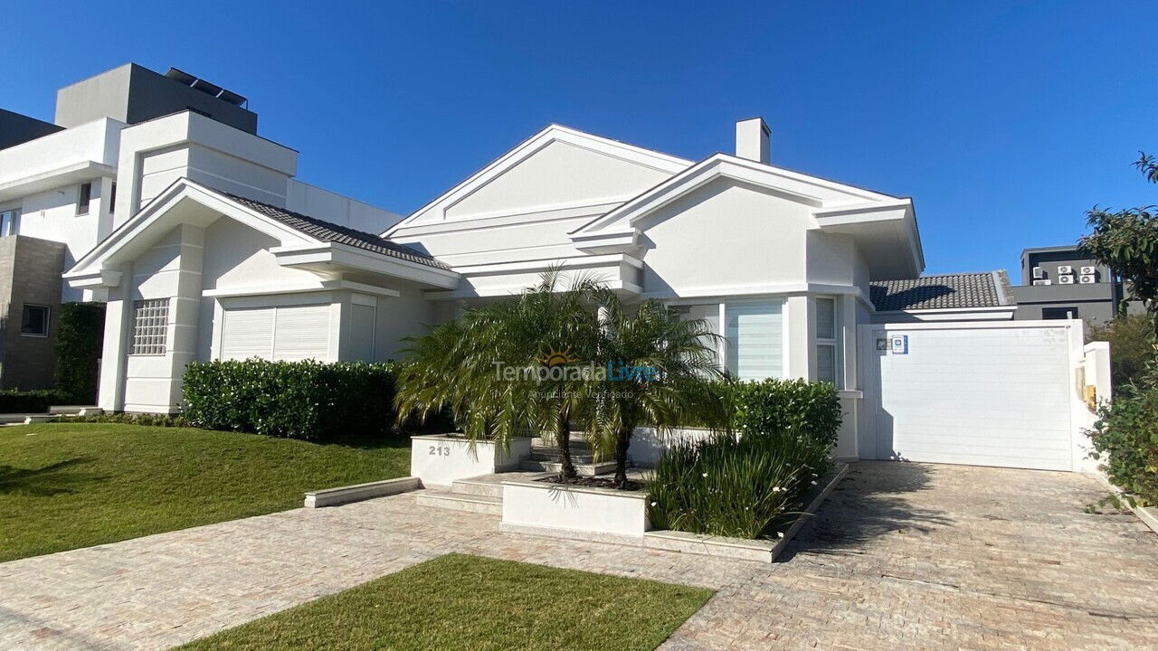 Casa para aluguel de temporada em Florianopolis (Jurerê Internacional)