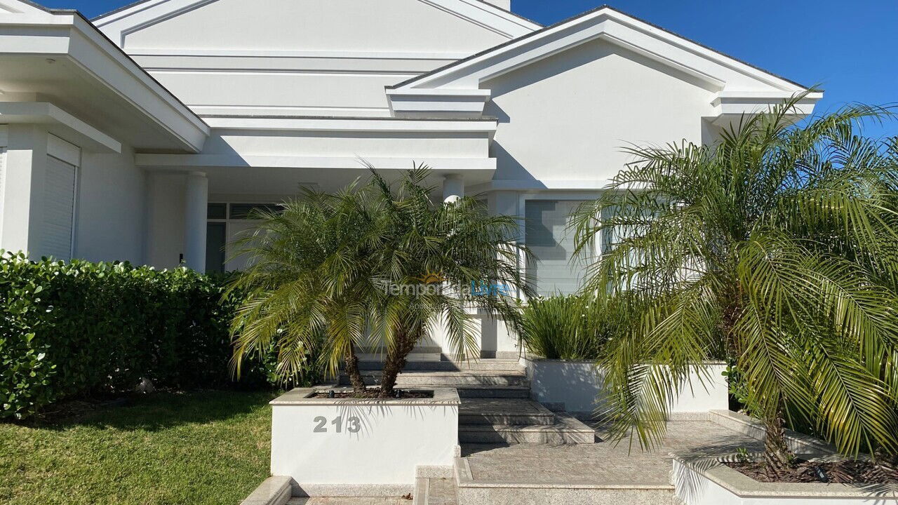 Casa para aluguel de temporada em Florianopolis (Jurerê Internacional)