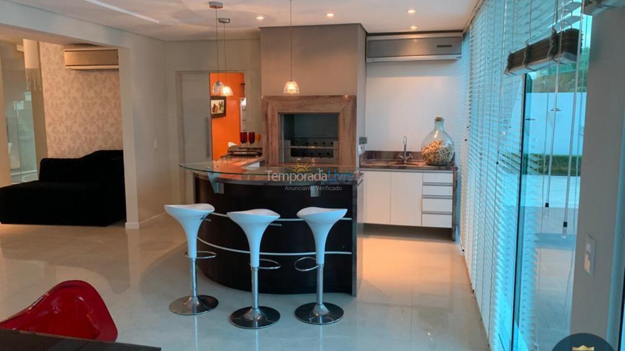 House for vacation rental in Florianopolis (Jurerê Internacional)