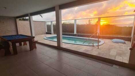 Spacious House on the Sand with Swimming Pool in Ponta das Canas