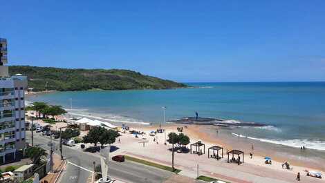 GREAT POINT APARTMENT WITH BALCONY IN FRONT OF MORRO GUARAPARI BEACH