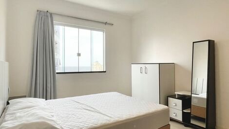 Hermoso apartamento 3 suites en alquiler Meia Praia cerca del mar!
