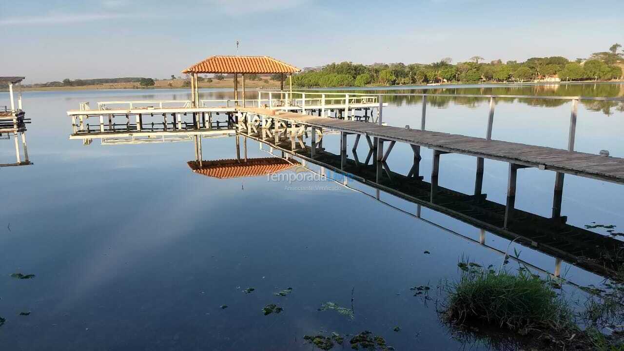 Casa para alquiler de vacaciones em Buritama (Condominio Jardim Itaparica)