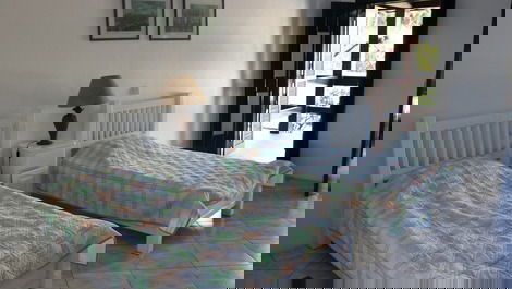 Casa em Angra dos Reis, 7 suítes, piscina e ampla área de lazer