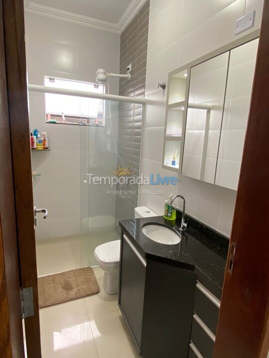Casa para aluguel de temporada em Guaratuba (Balneário Eliane)