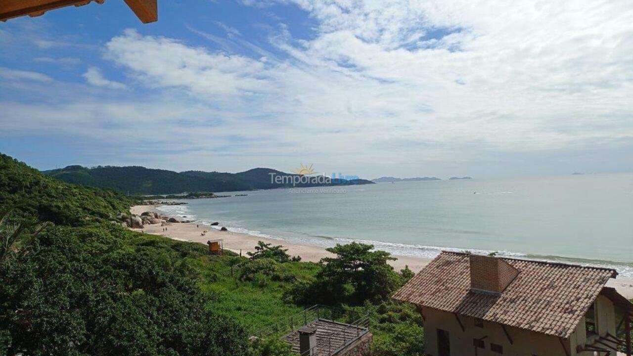 Apartamento para aluguel de temporada em Governador Celso Ramos (Praia das Cordas)