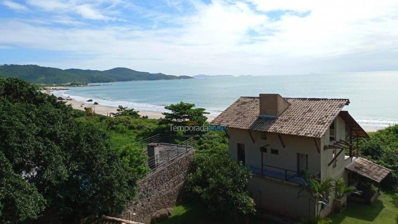 Apartamento para alquiler de vacaciones em Governador Celso Ramos (Praia das Cordas)