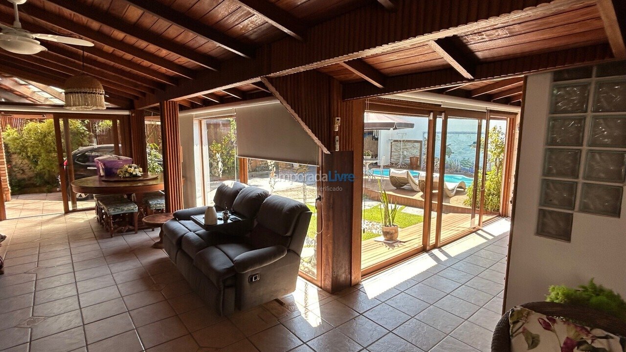 House for vacation rental in Florianopolis (Jurerê)