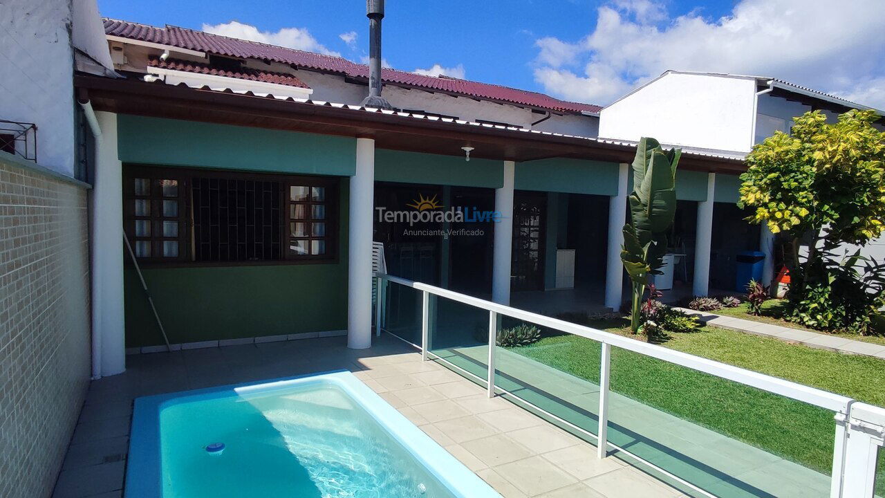 Casa para aluguel de temporada em Florianopolis (Canasvieiras)