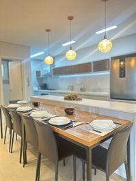 "Disfruta del lujo junto al mar: APARTAMENTO DE 3 DORMITORIOS FINAMENTE AMUEBLADO