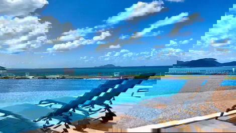 "Disfruta del lujo junto al mar: APARTAMENTO DE 3 DORMITORIOS FINAMENTE AMUEBLADO