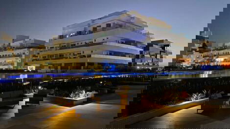 "Disfruta del lujo junto al mar: APARTAMENTO DE 3 DORMITORIOS FINAMENTE AMUEBLADO