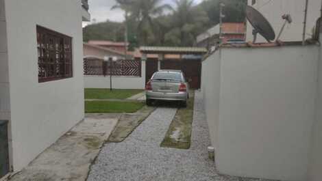 LINDA CASA PRAIA TONINHAS 3 DORM ( 2 SUITES) COM PISCINA