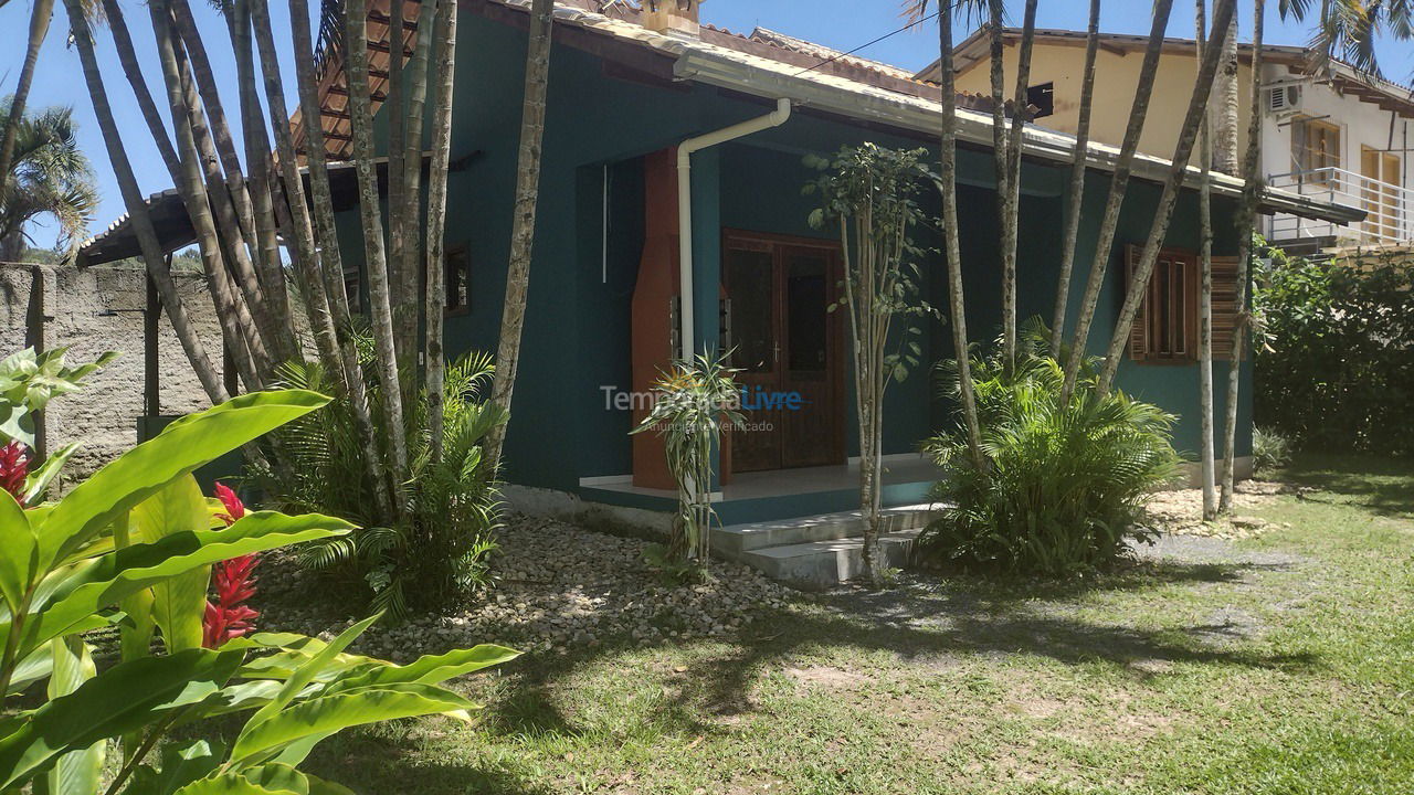 Casa para aluguel de temporada em Porto Belo (Centro)