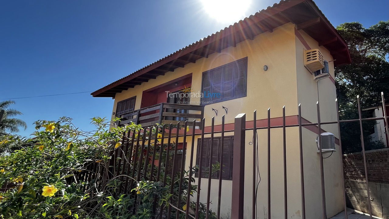 Casa para aluguel de temporada em Florianópolis (Praia da Lagoinha)