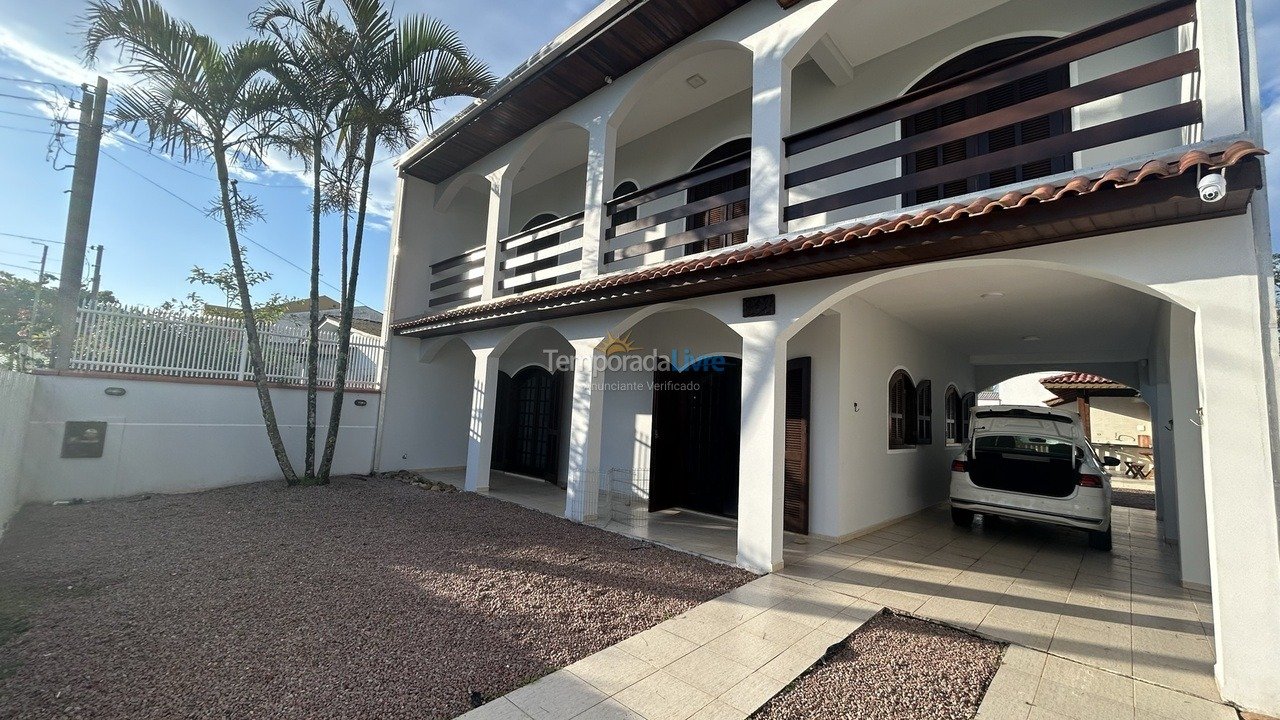 House for vacation rental in Guaratuba (Coroados)