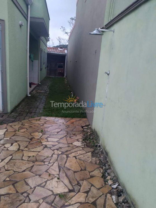 Casa para aluguel de temporada em Mongaguá (Jardim Praia Grande)