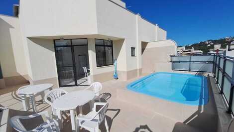 Comfortable penthouse with swimming pool at Praia de Bombas